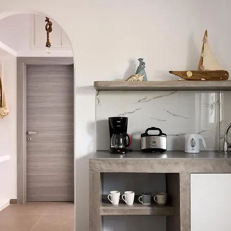 Couette-café Muses Milos 4*