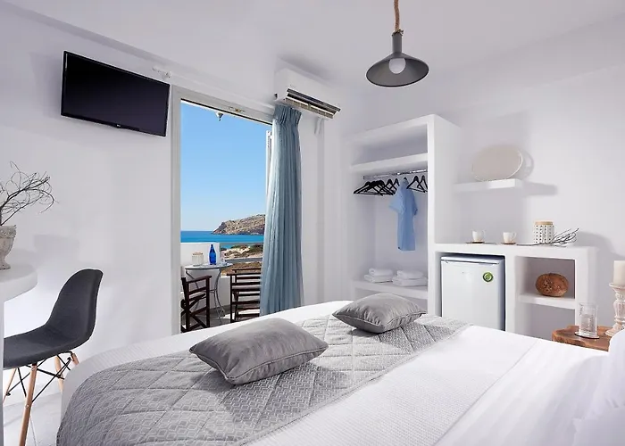 B&B Muses Milos Provatas