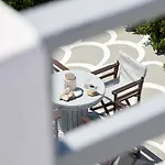 Muses Milos 4*