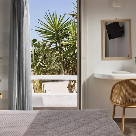 Muses Milos 4*