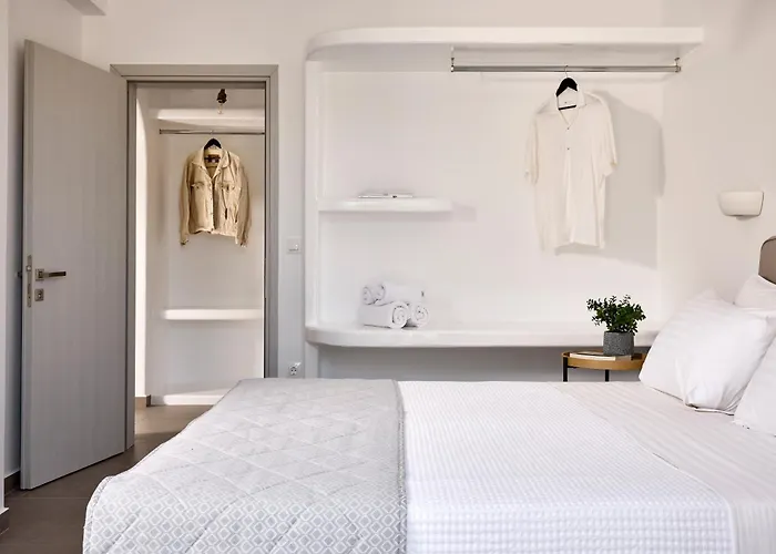 Couette-café Muses Milos 4*