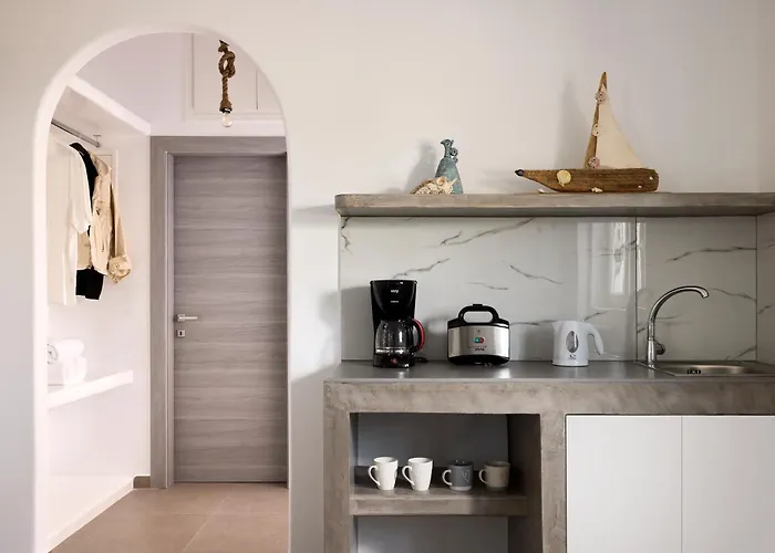 Couette-café Muses Milos 4*